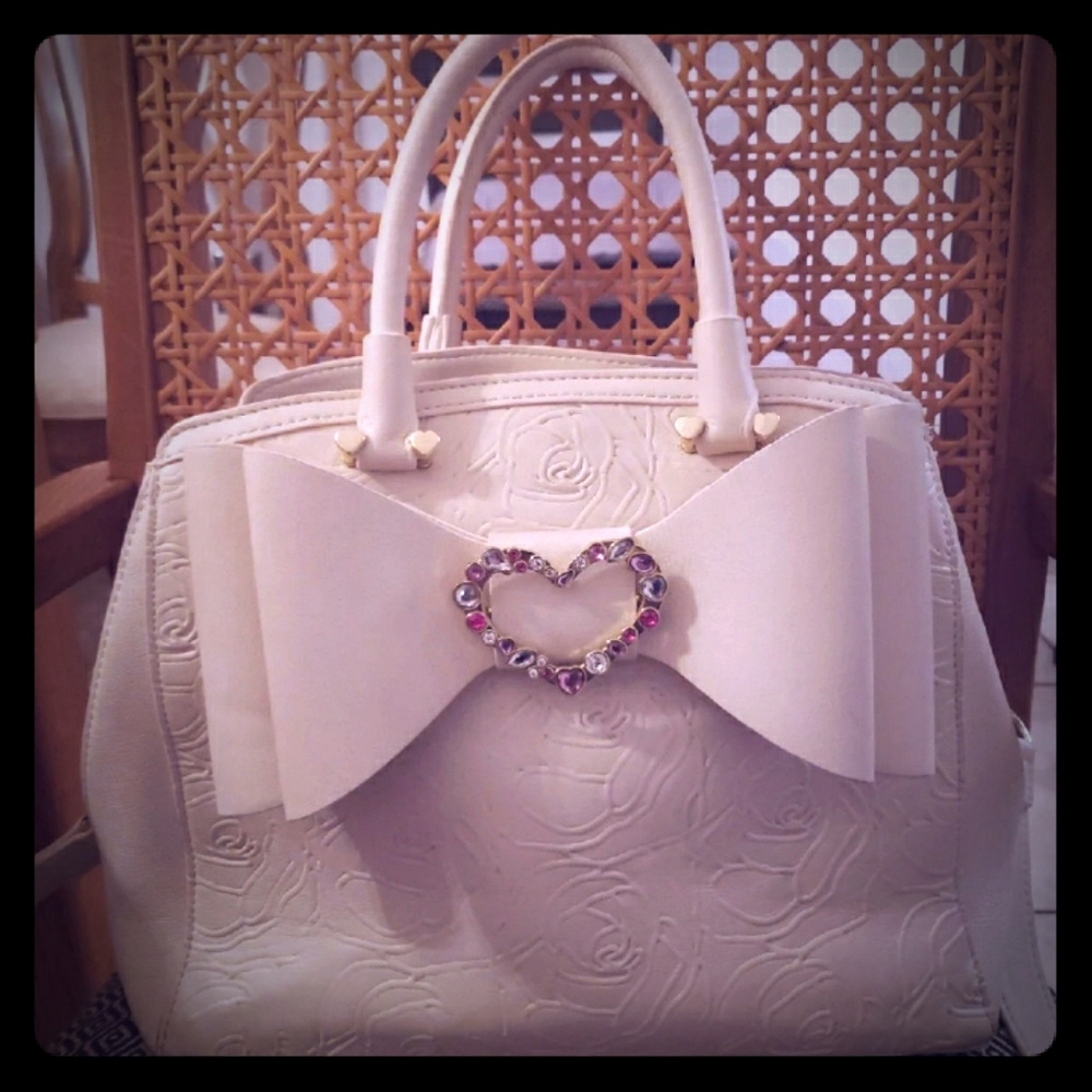 Betsey Johnson cream embossed bow purse